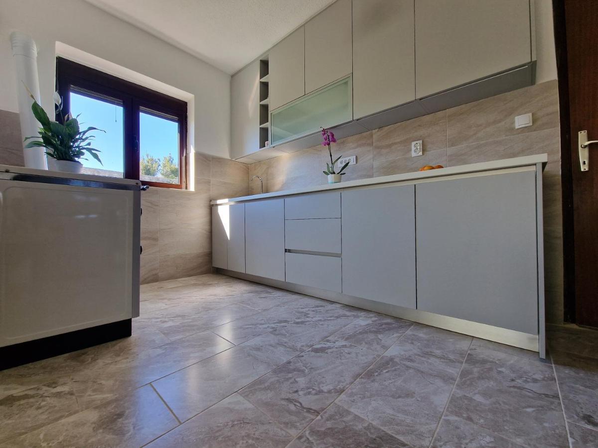 Apartment Dragovic Улцинь Екстер'єр фото